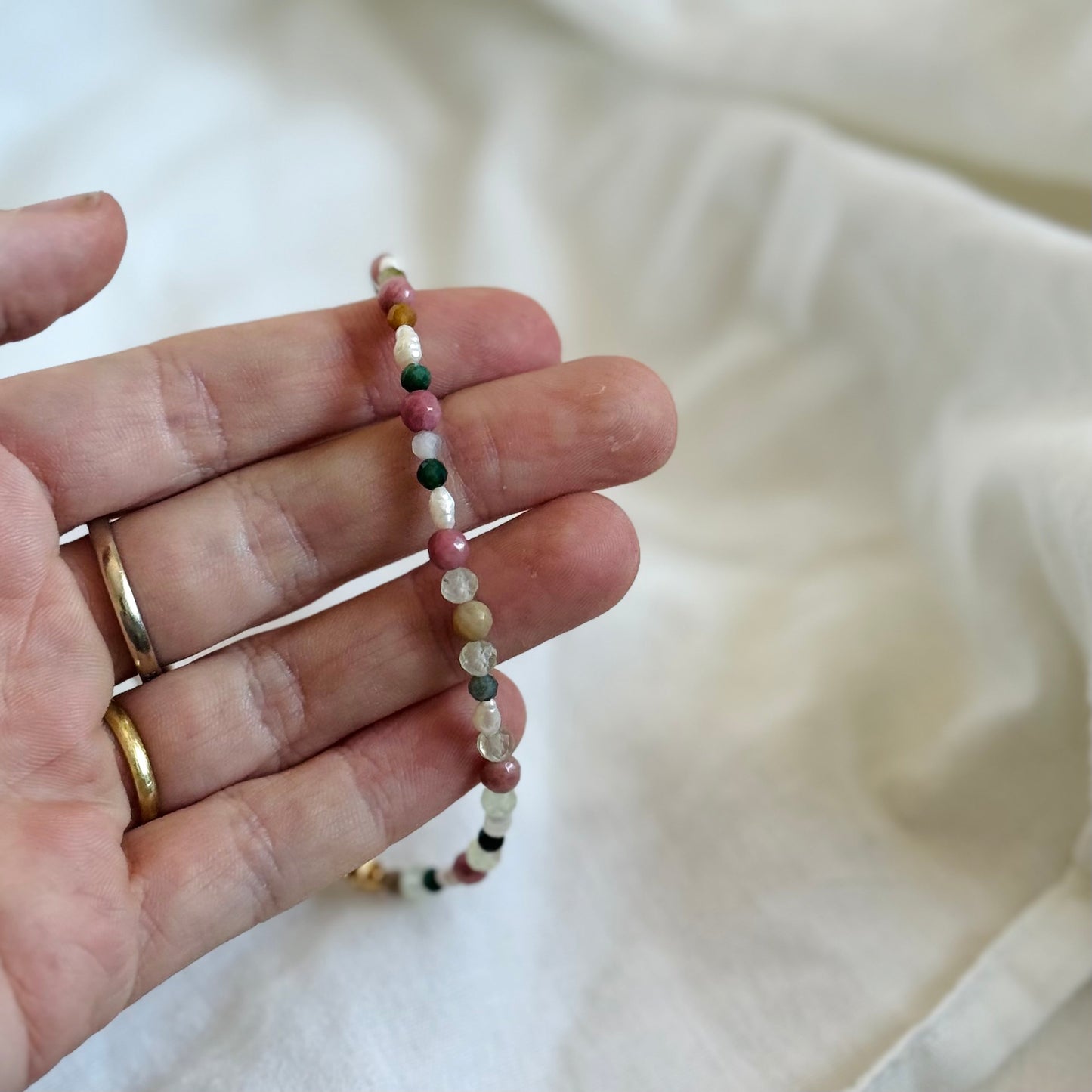 Náhrdelník MAGNOLIE z kamenů a perel
